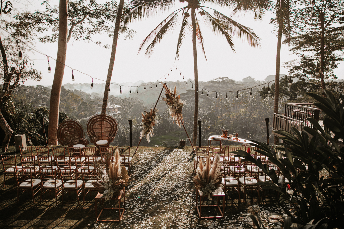 Free spirit wedding on Bali